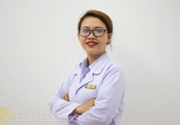 Dược sĩ mỹ trị mụn