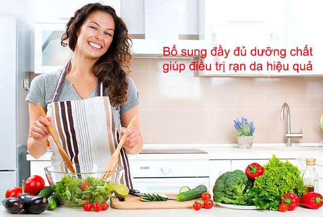 Để hết rạn da, ngoài sử dụng kem đặc trị cần bổ sung đầy đủ chất dinh dưỡng