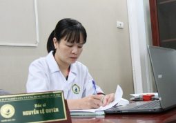 Bác sĩ Nguyễn Thị Lệ Quyên - Trưởng khoa da liễu Trung tâm Nghiên cứu và Ứng dụng TDT
